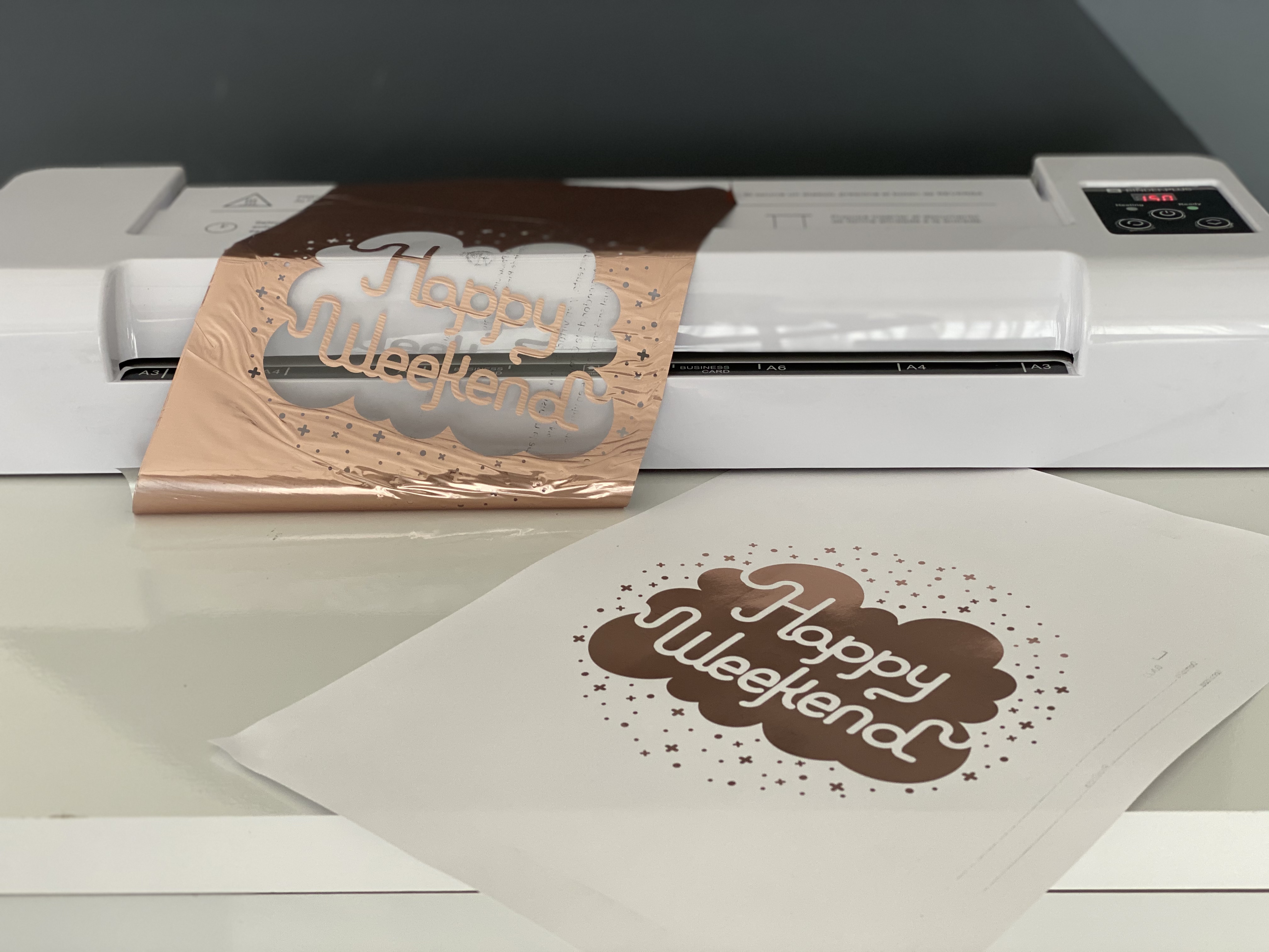 Cómo aplicar transfer foil en papel con una plastificadora 